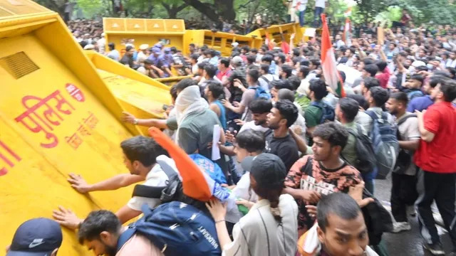 CJP Parliament March Live: जंतर-मंतर पर प्रदर्शनकारियों पर छोड़े आंसू गैस के गोले, संसद भवन के गेट बंद